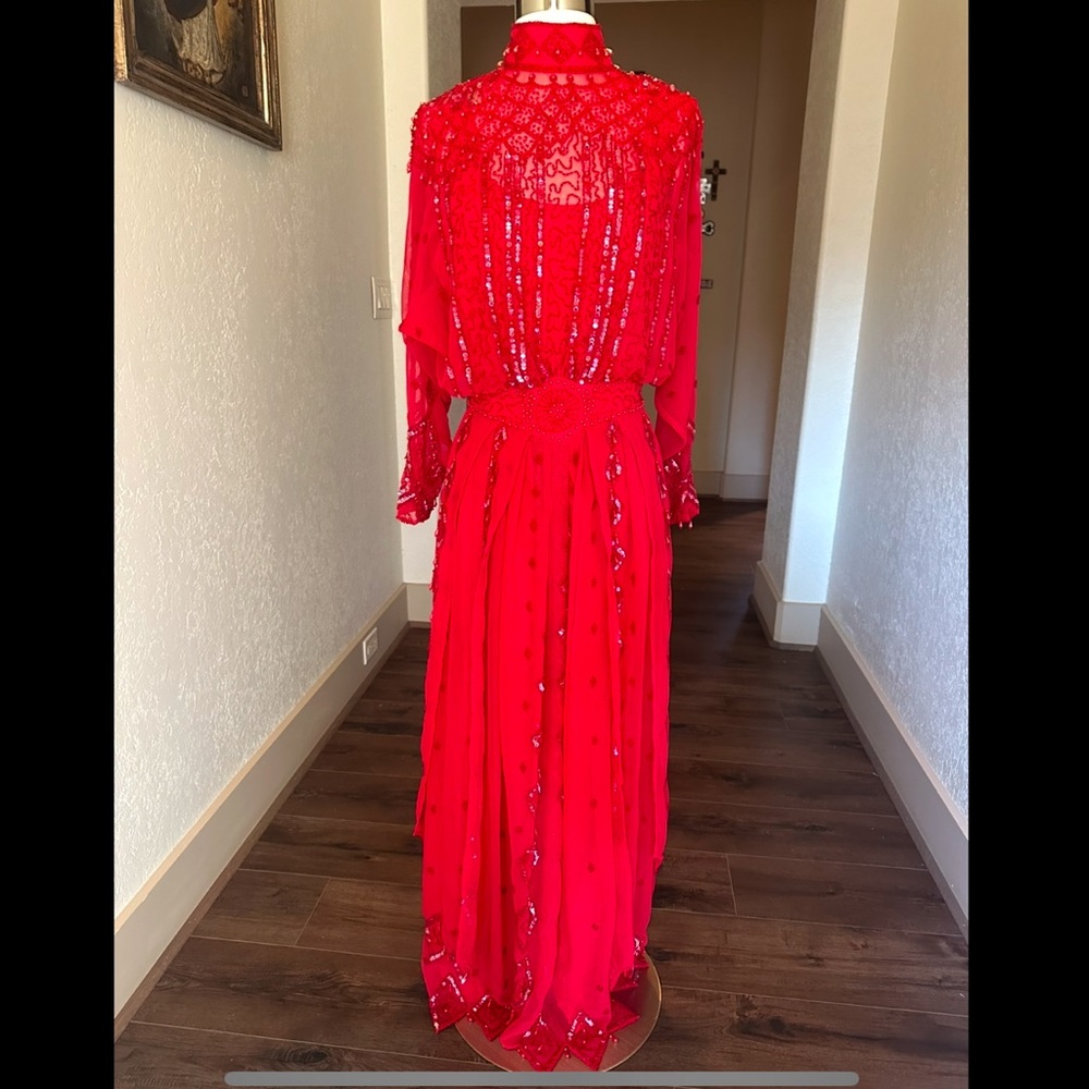 Peak Evenings hand beaded dress size 6 (small)